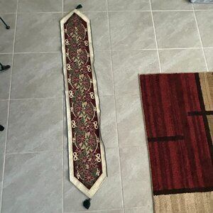 Vintage Kohl's Tapestry 12”x71” Christmas Poinsettia Metallic Gold Table Runner